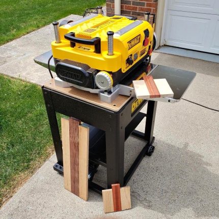 DEWALT Thickness Planer, Two Speed, 13-Inch (DW735X) 2-Speed 13" w/Feed Tables & Extra Blades